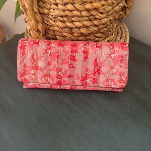 Betsey Johnson sunglasses eyeglasses case 
Hot Pink netting design